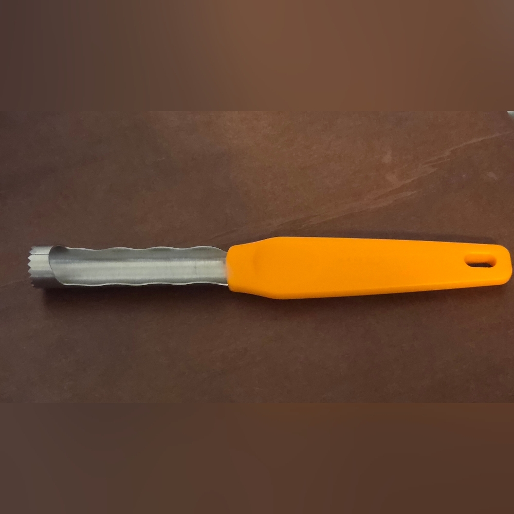 Tupperware Apple Corer NWOT